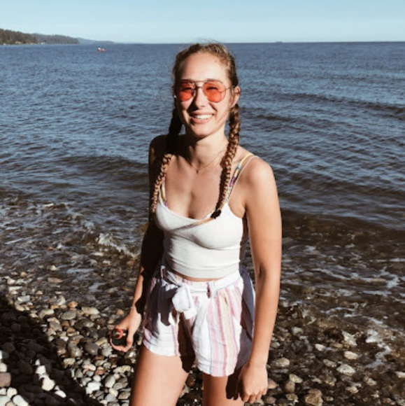 Meet your Posher, Teya - Picture 1 of 1